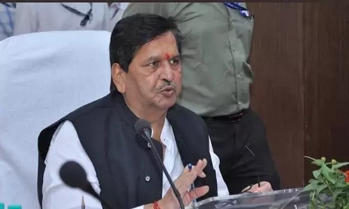 महाराष्ट्र के मंत्री मंगल प्रभात लोढ़ा ने जैन मंदिरों के लिए LPG सिलेंडर का बचाव किया महाराष्ट्र के मंत्री मंगल प्रभात लोढ़ा ने जैन मंदिरों के लिए LPG सिलेंडर का बचाव किया