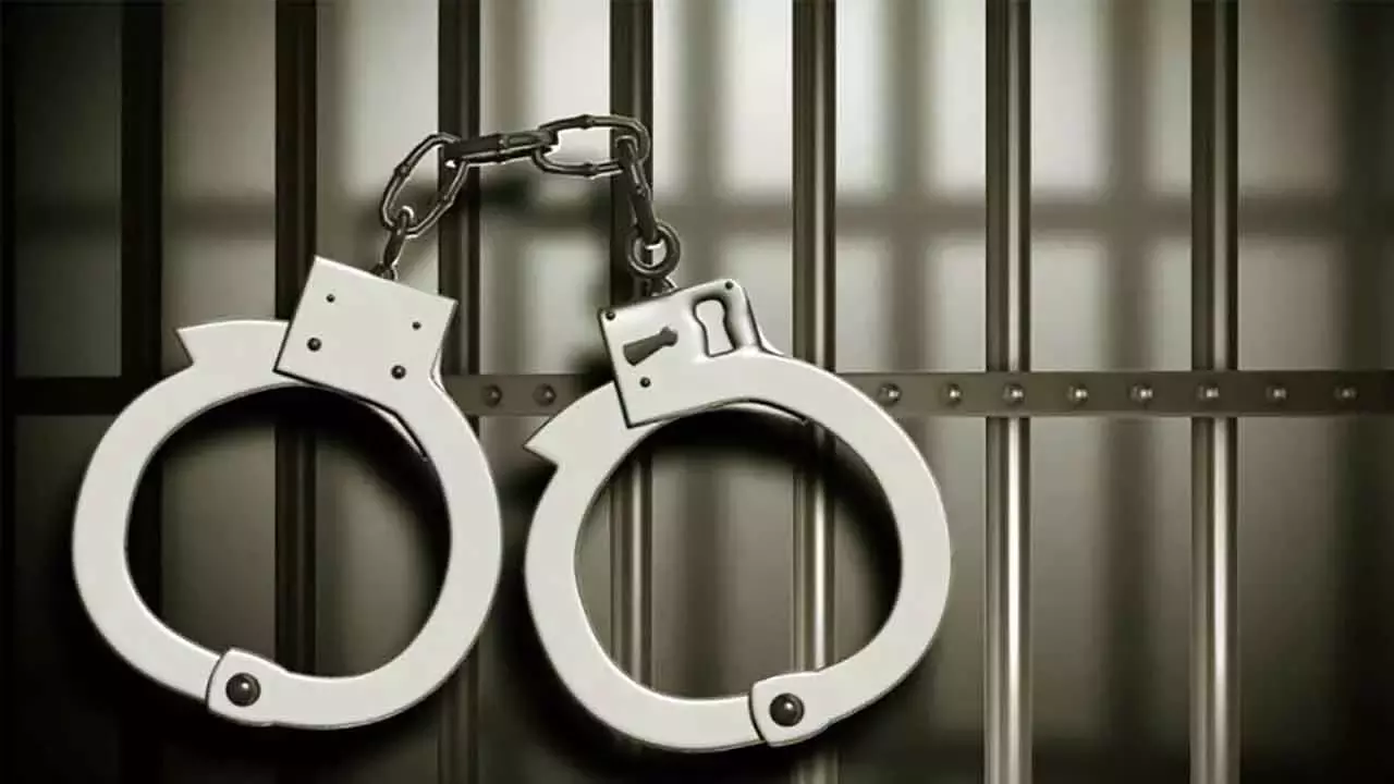 Telangana: दिव्यांग महिला से बलात्कार के आरोप में एक व्यक्ति गिरफ्तार Telangana: दिव्यांग महिला से बलात्कार के आरोप में एक व्यक्ति गिरफ्तार