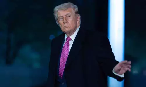 Report: Trump says होर्मुज को खोले बिना ईरान युद्ध खत्म करने को तैयार Report: Trump says होर्मुज को खोले बिना ईरान युद्ध खत्म करने को तैयार