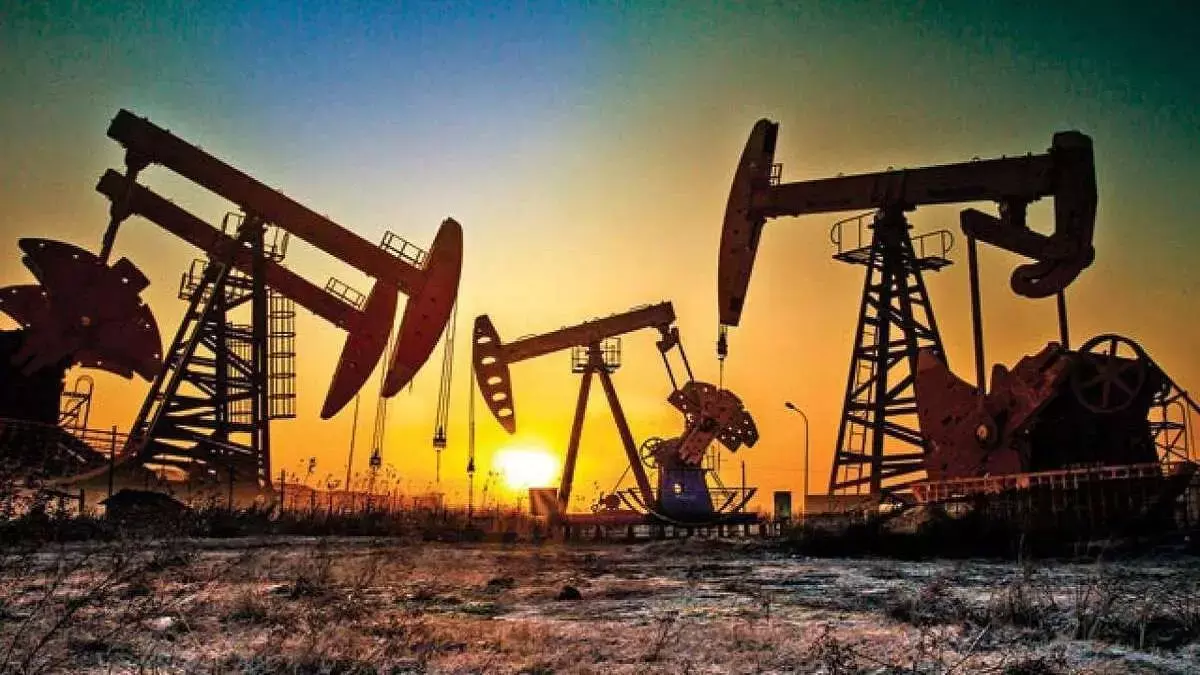 ईरान होर्मुज ट्रांजिट पर चार्ज लगाने को तैयार, WTI क्रूड $102 प्रति बैरल