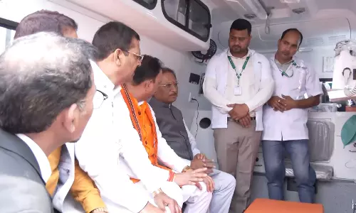 CM विष्णुदेव साय ने इमरजेंसी व नवजात नवीन एम्बुलेंस का किया शुभारंभ