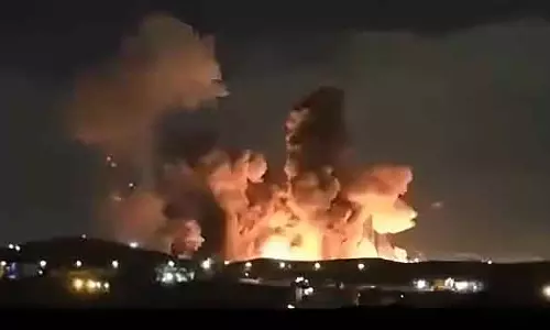 US ने ईरानी न्यूक्लियर साइट पर हमला, Tehran ने दुबई तट पर तेल टैंकर पर हमला किया US ने ईरानी न्यूक्लियर साइट पर हमला, Tehran ने दुबई तट पर तेल टैंकर पर हमला किया