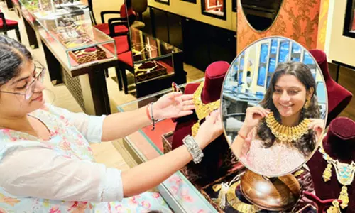 पश्चिम एशिया तनाव के कम होने के संकेतों के बीच सोने-चांदी में तेजी की उम्मीद, जबकि कच्चे तेल की कीमतों में आई गिरावट