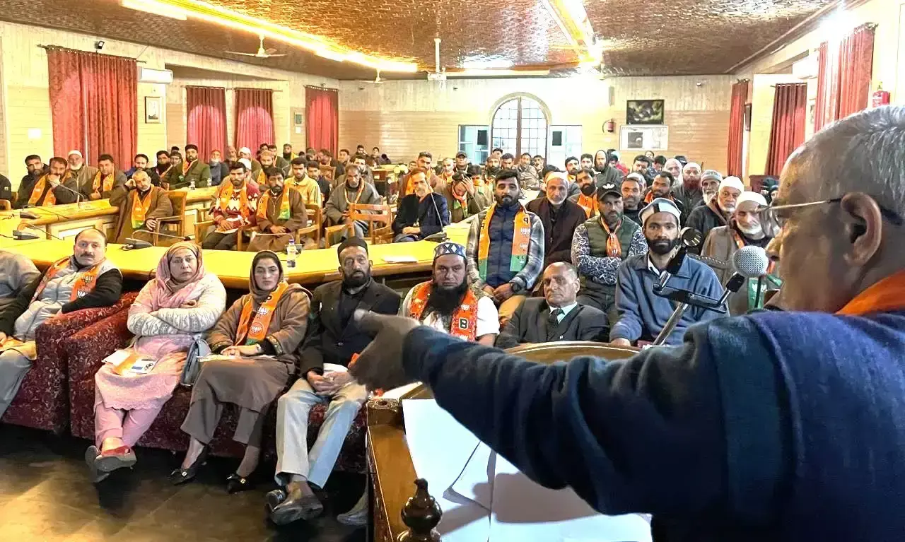 Jammu: प्रशिक्षण शिविर में संगठन मजबूत करने पर चर्चा Jammu: प्रशिक्षण शिविर में संगठन मजबूत करने पर चर्चा