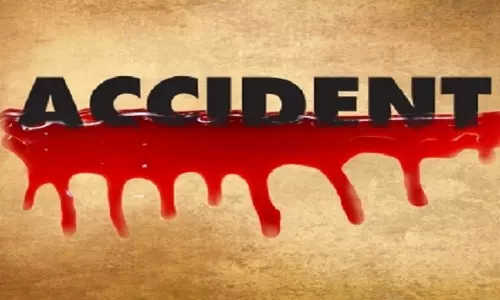 Balasore में कंटेनर ट्रक ने बाइक को टक्कर मारी, एक की मौत, दूसरा गंभीर Balasore में कंटेनर ट्रक ने बाइक को टक्कर मारी, एक की मौत, दूसरा गंभीर