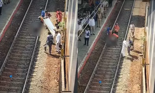 Mumbai : भयंदर स्टेशन के प्लेटफॉर्म नंबर 1 पर जानलेवा हादसा Mumbai : भयंदर स्टेशन के प्लेटफॉर्म नंबर 1 पर जानलेवा हादसा