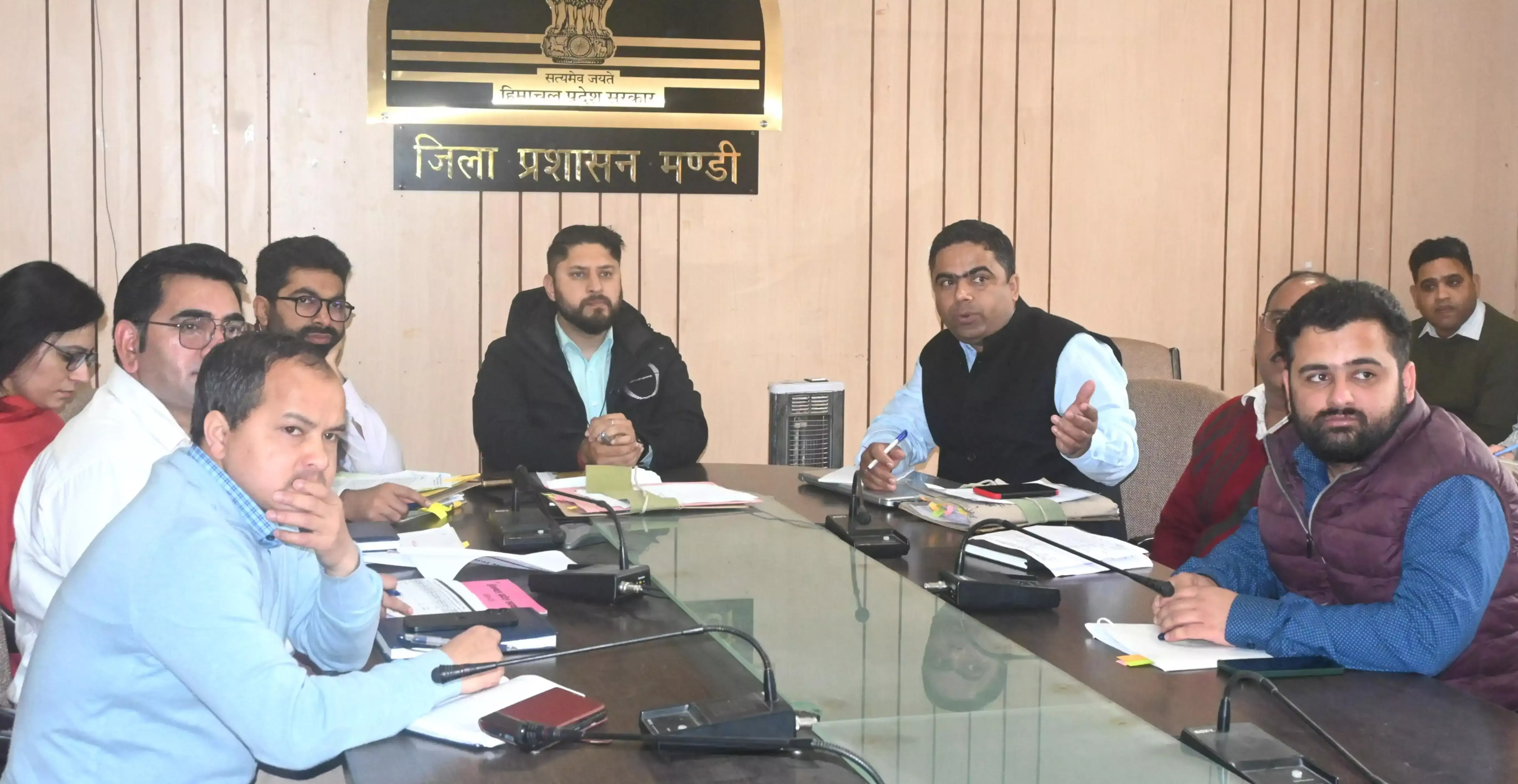 Mandi: सिंगल यूज प्लास्टिक पर सख्त रोक की तैयारी Mandi: सिंगल यूज प्लास्टिक पर सख्त रोक की तैयारी