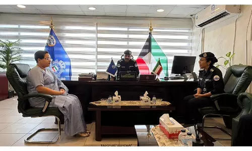 Kuwait: भारतीय दूतावास हमले में मारे गए भारतीय के शव को ले जाने के लिए तालमेल कर रहा Kuwait: भारतीय दूतावास हमले में मारे गए भारतीय के शव को ले जाने के लिए तालमेल कर रहा
