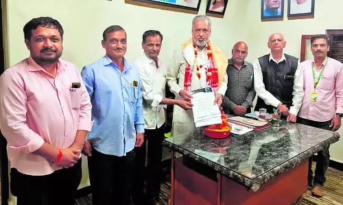 Karnataka : लोन की किस्त टालने की मांग