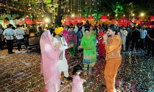 CM Mann की बेटी के जन्मदिन की पार्टी में पावर, पॉप