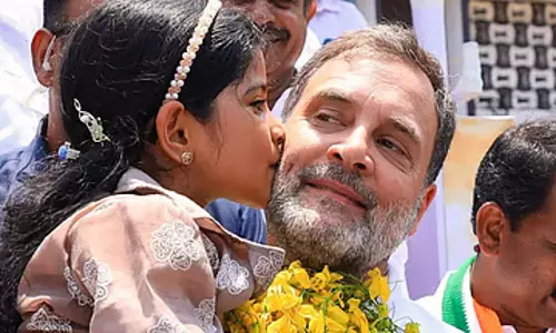 महिलाओं के लिए फ्री बसें, छात्राओं को हर महीने 1,000 रुपये : Rahul ने केरल में वादा किया