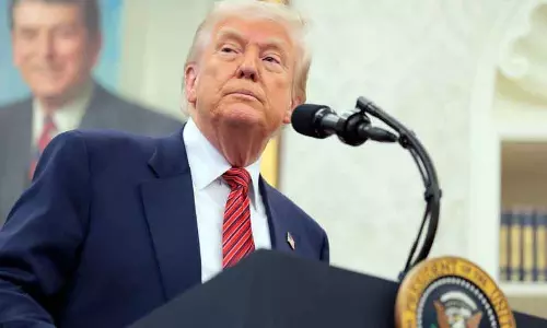 Trump ने ईरान से बातचीत का दावा किया; तेहरान ने बातचीत से इनकार किया
