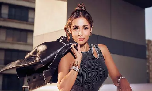 Malaika Arora ने बांद्रा वेस्ट में ₹3.10 लाख/महीना किराए पर लिया अपार्टमेंट Malaika Arora ने बांद्रा वेस्ट में ₹3.10 लाख/महीना किराए पर लिया अपार्टमेंट