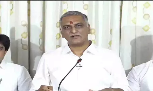 क्या आपको केरल चुनाव की ज़रूरत है..? जनता के मुद्दे हमारे लिए ज़रूरी हैं: Harish Rao क्या आपको केरल चुनाव की ज़रूरत है..? जनता के मुद्दे हमारे लिए ज़रूरी हैं: Harish Rao
