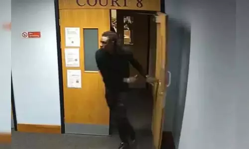 ड्रग का आरोपी UK कोर्ट से सुनवाई के बीच में ही भाग निकला ड्रग का आरोपी UK कोर्ट से सुनवाई के बीच में ही भाग निकला