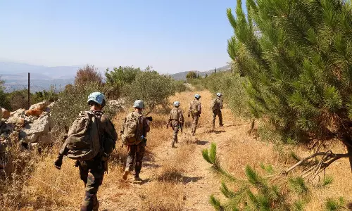 दक्षिणी लेबनान में हुए धमाके में UNIFIL के 2 शांति सैनिकों की मौत हो गई, कई घायल दक्षिणी लेबनान में हुए धमाके में UNIFIL के 2 शांति सैनिकों की मौत हो गई, कई घायल
