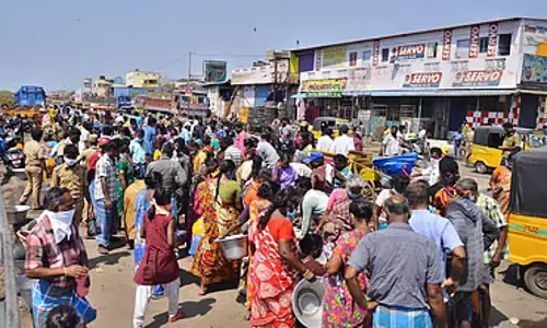Tamil Nadu : मछली पकड़ने पर बैन लगने से पहले ही ये हाल है ,मछुआरे परेशान Tamil Nadu : मछली पकड़ने पर बैन लगने से पहले ही ये हाल है ,मछुआरे परेशान