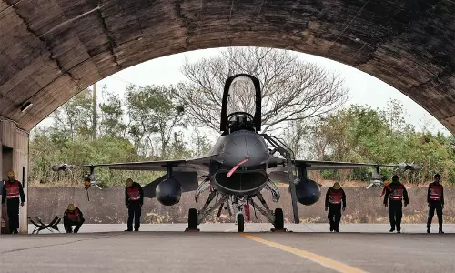 Pentagon ने हेगसेथ की इन्वेस्टमेंट फर्म के साथ कथित डील के दावे को खारिज किया, इसे वापस लेने की मांग की