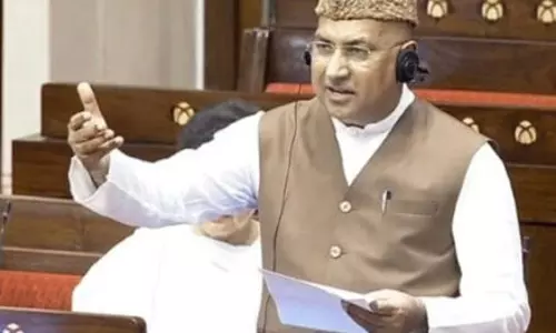 पीएम स्वनिधि योजना से जम्मू-कश्मीर में 17,600 से ज़्यादा रेहड़ी-पटरी वालों को फ़ायदा: Tokhan Sahu पीएम स्वनिधि योजना से जम्मू-कश्मीर में 17,600 से ज़्यादा रेहड़ी-पटरी वालों को फ़ायदा: Tokhan Sahu