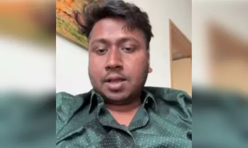 विमान का आपातकालीन दरवाजा खोलने की कोशिश करने वाले यात्री ने पुलिस को दी गाली, FIR दर्ज विमान का आपातकालीन दरवाजा खोलने की कोशिश करने वाले यात्री ने पुलिस को दी गाली, FIR दर्ज