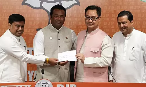 टेनिस के दिग्गज लिएंडर पेस BJP में शामिल हुए टेनिस के दिग्गज लिएंडर पेस BJP में शामिल हुए