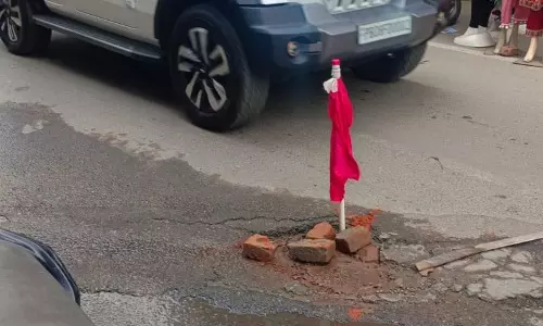 Ludhiana के मॉडल टाउन में मीठे पानी की पाइप लीक होने से आने-जाने वालों की परेशानी बढ़ गई
