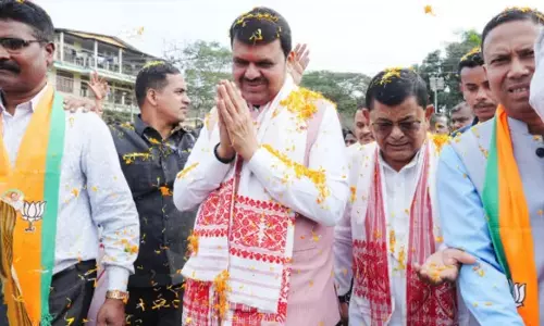 असम पर “तोड़ने” की साज़िश नाकाम: Devendra Fadnavis असम पर “तोड़ने” की साज़िश नाकाम: Devendra Fadnavis