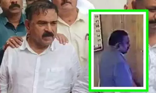 Ashok Kharat का वीडियो ऑनलाइन लीक, पीड़ित के परिवार को बदनामी का डर Ashok Kharat का वीडियो ऑनलाइन लीक, पीड़ित के परिवार को बदनामी का डर