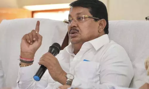Vadettiwar ने गैस और पेट्रोल की कमी के लिए नेहरू को दोषी ठहराया Vadettiwar ने गैस और पेट्रोल की कमी के लिए नेहरू को दोषी ठहराया