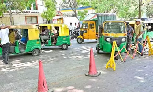 तेलंगाना ने केंद्र से ऑटो एलपीजी की तत्काल अतिरिक्त आपूर्ति की मांग की तेलंगाना ने केंद्र से ऑटो एलपीजी की तत्काल अतिरिक्त आपूर्ति की मांग की