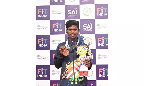 Suraj Mashi ने खेलो इंडिया ट्राइबल गेम्स में उधार के स्पाइक्स के साथ पुरुषों की 5000m रेस में सिल्वर मेडल जीता