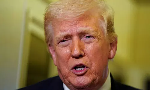 Trump ने अपने सहयोगियों से कहा कि वे US से तेल खरीदें या होर्मुज स्ट्रेट से अपना तेल खुद लाएं Trump ने अपने सहयोगियों से कहा कि वे US से तेल खरीदें या होर्मुज स्ट्रेट से अपना तेल खुद लाएं