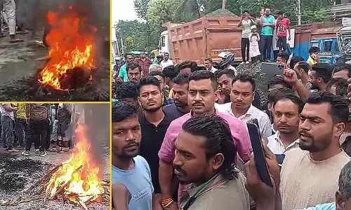 Voter Lists से नाम हटाए जाने पर बड़े पैमाने पर विरोध प्रदर्शन Voter Lists से नाम हटाए जाने पर बड़े पैमाने पर विरोध प्रदर्शन