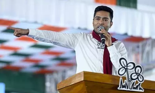 अभिषेक बनर्जी ने भाजपा पर बंगाल के मतदाता सूची में हेरफेर का गंभीर आरोप लगाया अभिषेक बनर्जी ने भाजपा पर बंगाल के मतदाता सूची में हेरफेर का गंभीर आरोप लगाया