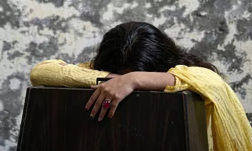 महिलाओं के प्रसव के बाद शिशुओं को बेचने वाले क्लिनिक का भंडाफोड़