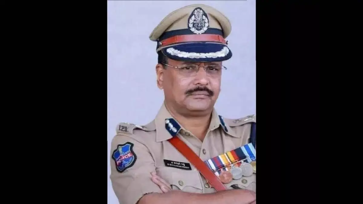 डेडलाइन से एक दिन पहले, तेलंगाना DGP ने बाकी माओवादियों से सरेंडर करने की अपील डेडलाइन से एक दिन पहले, तेलंगाना DGP ने बाकी माओवादियों से सरेंडर करने की अपील