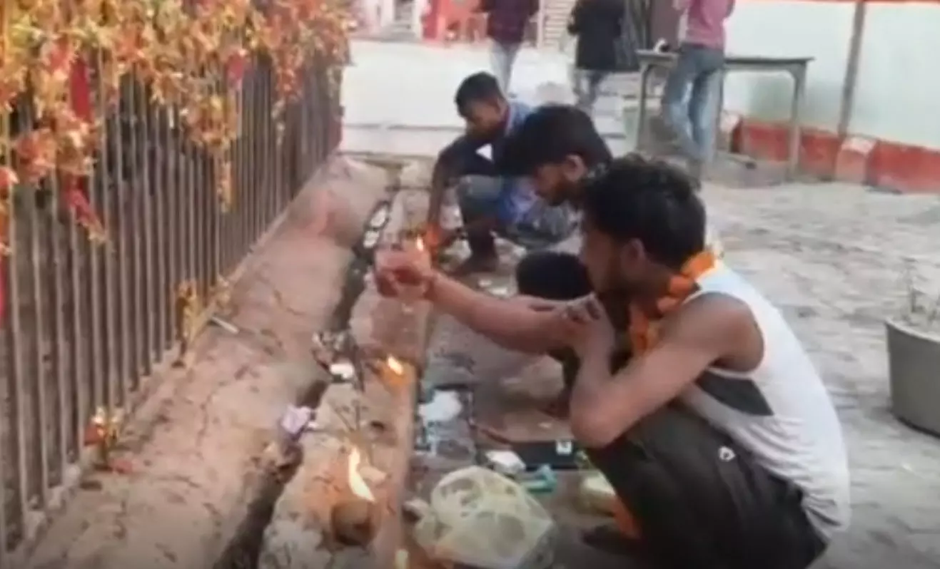 पति-पत्नी के रिश्तों को लेकर बेहद अजब गजब मामला पति-पत्नी के रिश्तों को लेकर बेहद अजब गजब मामला