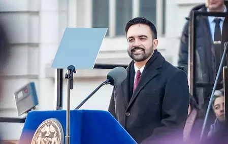 यहूदी कमीडियन ने न्यूयॉर्क मेयर ममदानी के पासओवर इवेंट में शामिल होने की वजह से छोड़ा शो यहूदी कमीडियन ने न्यूयॉर्क मेयर ममदानी के पासओवर इवेंट में शामिल होने की वजह से छोड़ा शो