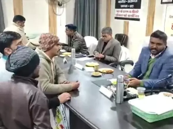 Etah: जिला प्रशासन में बदलाव, राशिद हटाए गए Etah: जिला प्रशासन में बदलाव, राशिद हटाए गए