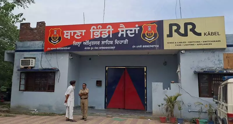 Amritsar पुलिस स्टेशन में धमाके से सुरक्षा को लेकर चिंता फिर से बढ़ गई है Amritsar पुलिस स्टेशन में धमाके से सुरक्षा को लेकर चिंता फिर से बढ़ गई है
