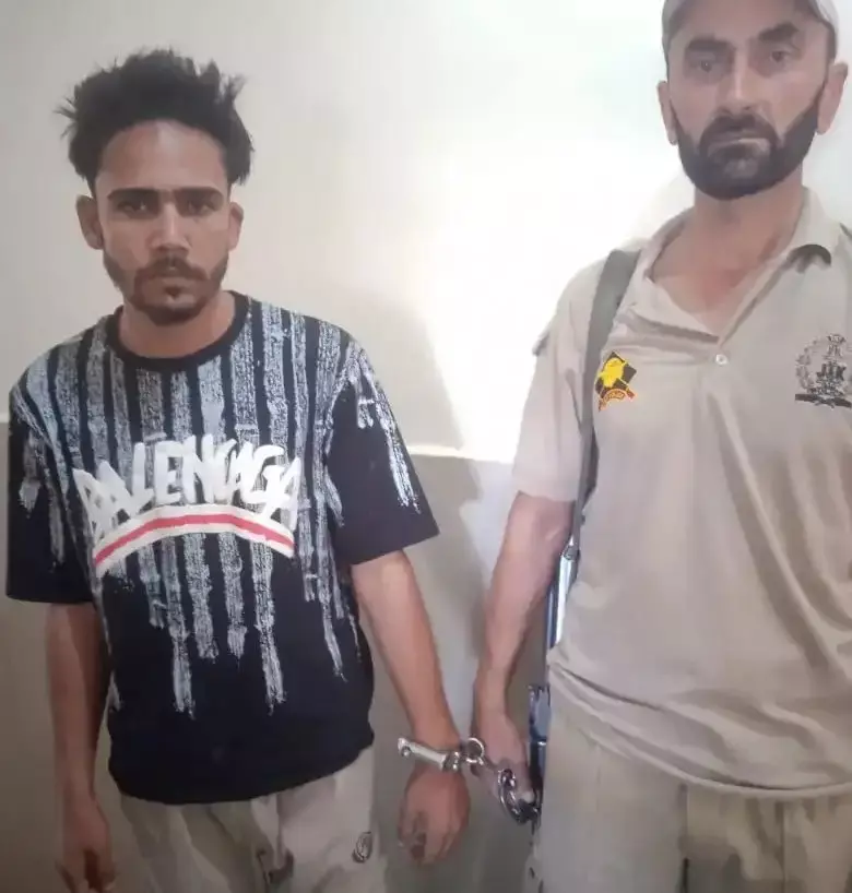 Kathua: PSA कार्रवाई से तस्कर पर शिकंजा Kathua: PSA कार्रवाई से तस्कर पर शिकंजा