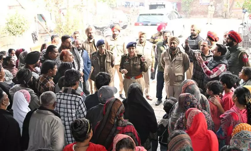 Khanna police ने स्पेशल कैंपेन के तहत 10 दिनों में 100 तस्करों को पकड़ा Khanna police ने स्पेशल कैंपेन के तहत 10 दिनों में 100 तस्करों को पकड़ा