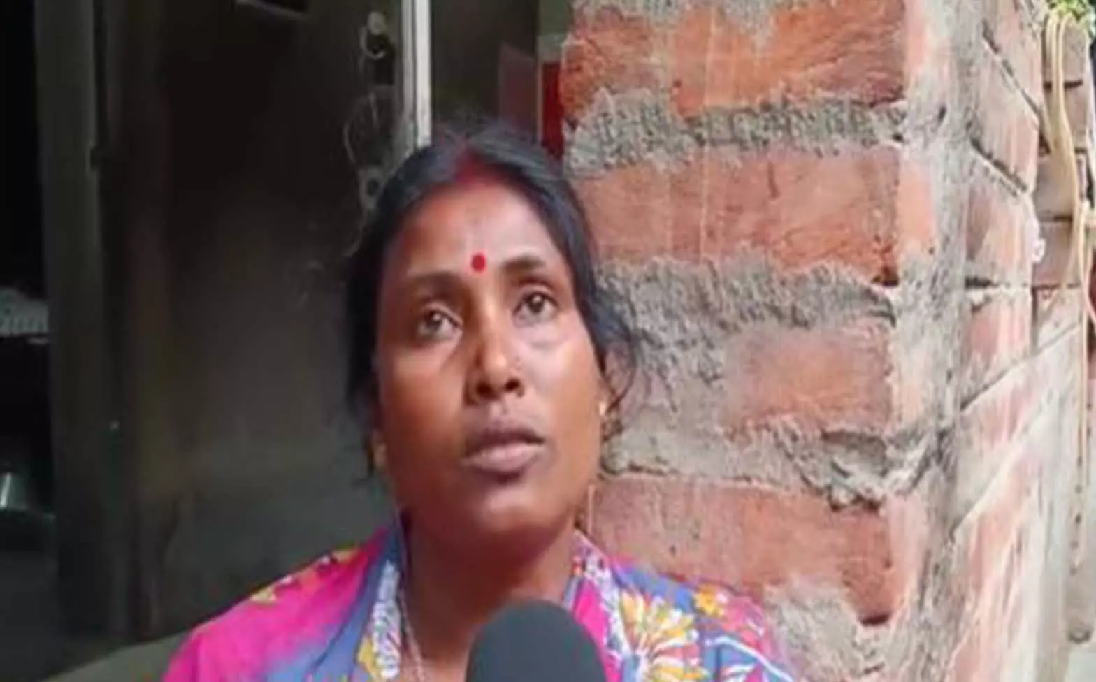 नौकरानी से उम्मीदवार बनीं कलिता माझी फ्रंट की BJP और TMC के बीच लड़ाई लूट नौकरानी से उम्मीदवार बनीं कलिता माझी फ्रंट की BJP और TMC के बीच लड़ाई लूट