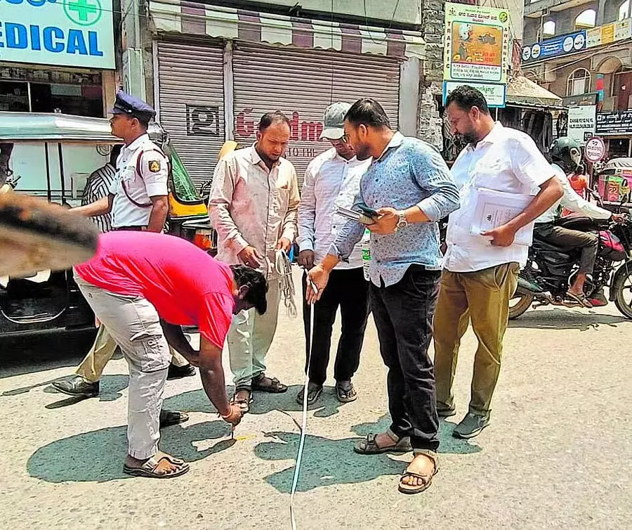 Raichur : सेंट्रल लोकेशन पर अतिक्रमण हटाने का काम शुरू Raichur : सेंट्रल लोकेशन पर अतिक्रमण हटाने का काम शुरू