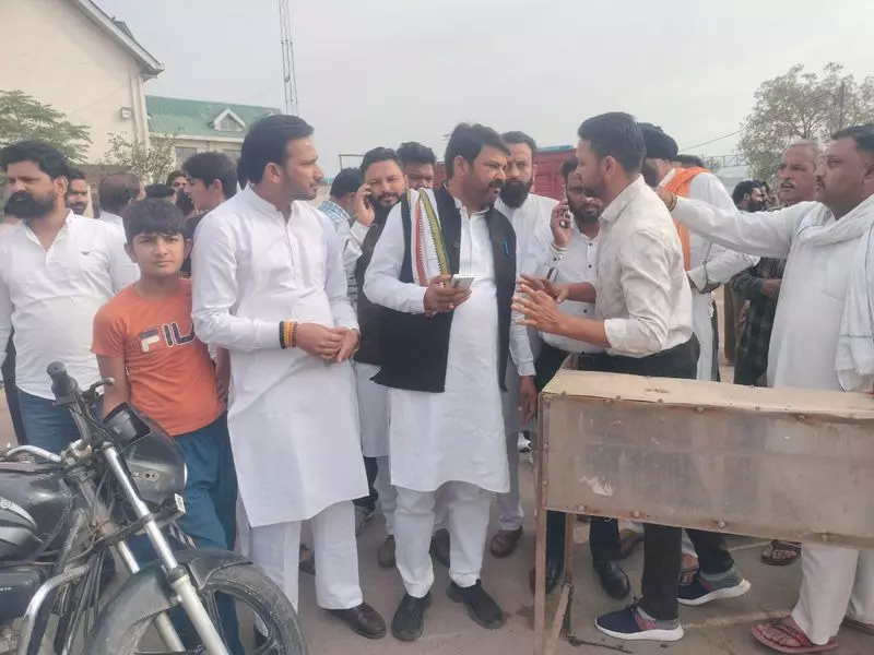 Haryana के लोगों ने हिमाचल सरकार के एंट्री टैक्स बढ़ाने का विरोध किया, बरोटीवाला बैरियर जाम किया Haryana के लोगों ने हिमाचल सरकार के एंट्री टैक्स बढ़ाने का विरोध किया, बरोटीवाला बैरियर जाम किया