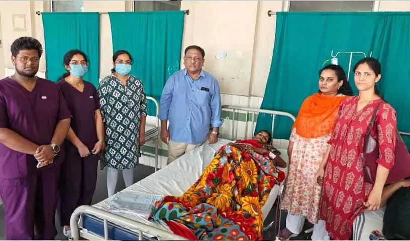 Gandhi Hospital में एक महिला मरीज़ से 2.8 किलोग्राम वज़न और 45 cm लंबाई वाली स्प्लीन निकाली गई Gandhi Hospital में एक महिला मरीज़ से 2.8 किलोग्राम वज़न और 45 cm लंबाई वाली स्प्लीन निकाली गई