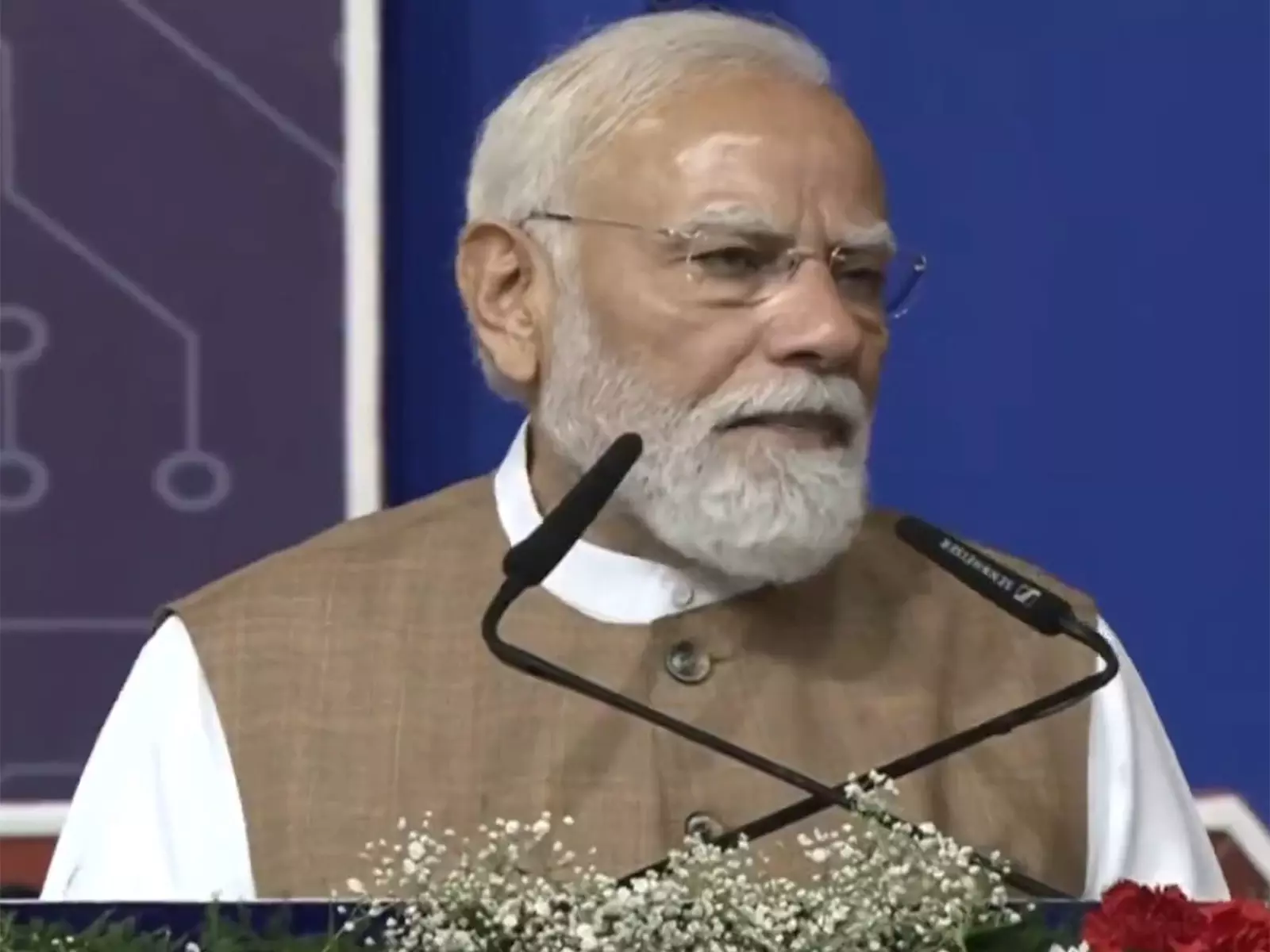 PM नरेंद्र मोदी ने गुजरात के साणंद में केनेस सेमिकॉन प्लांट का उद्घाटन किया PM नरेंद्र मोदी ने गुजरात के साणंद में केनेस सेमिकॉन प्लांट का उद्घाटन किया