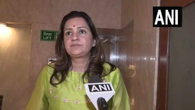 प्रियंका चतुर्वेदी का बंगाल चुनाव पर निशाना: हिंसा और नुकसान रोकने में चुनाव आयोग की जिम्मेदारी प्रियंका चतुर्वेदी का बंगाल चुनाव पर निशाना: हिंसा और नुकसान रोकने में चुनाव आयोग की जिम्मेदारी