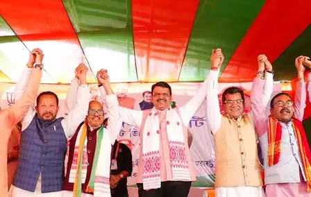 भारत में राजनीतिक दलों को राष्ट्रीय सुरक्षा के हित में एकजुट होना चाहिए: देवेंद्र फडणवीस भारत में राजनीतिक दलों को राष्ट्रीय सुरक्षा के हित में एकजुट होना चाहिए: देवेंद्र फडणवीस