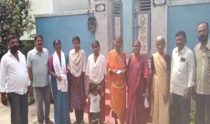 Nalgonda के नेताओं ने महिला समूहों के लिए ब्याज मुक्त ऋण की मांग की Nalgonda के नेताओं ने महिला समूहों के लिए ब्याज मुक्त ऋण की मांग की